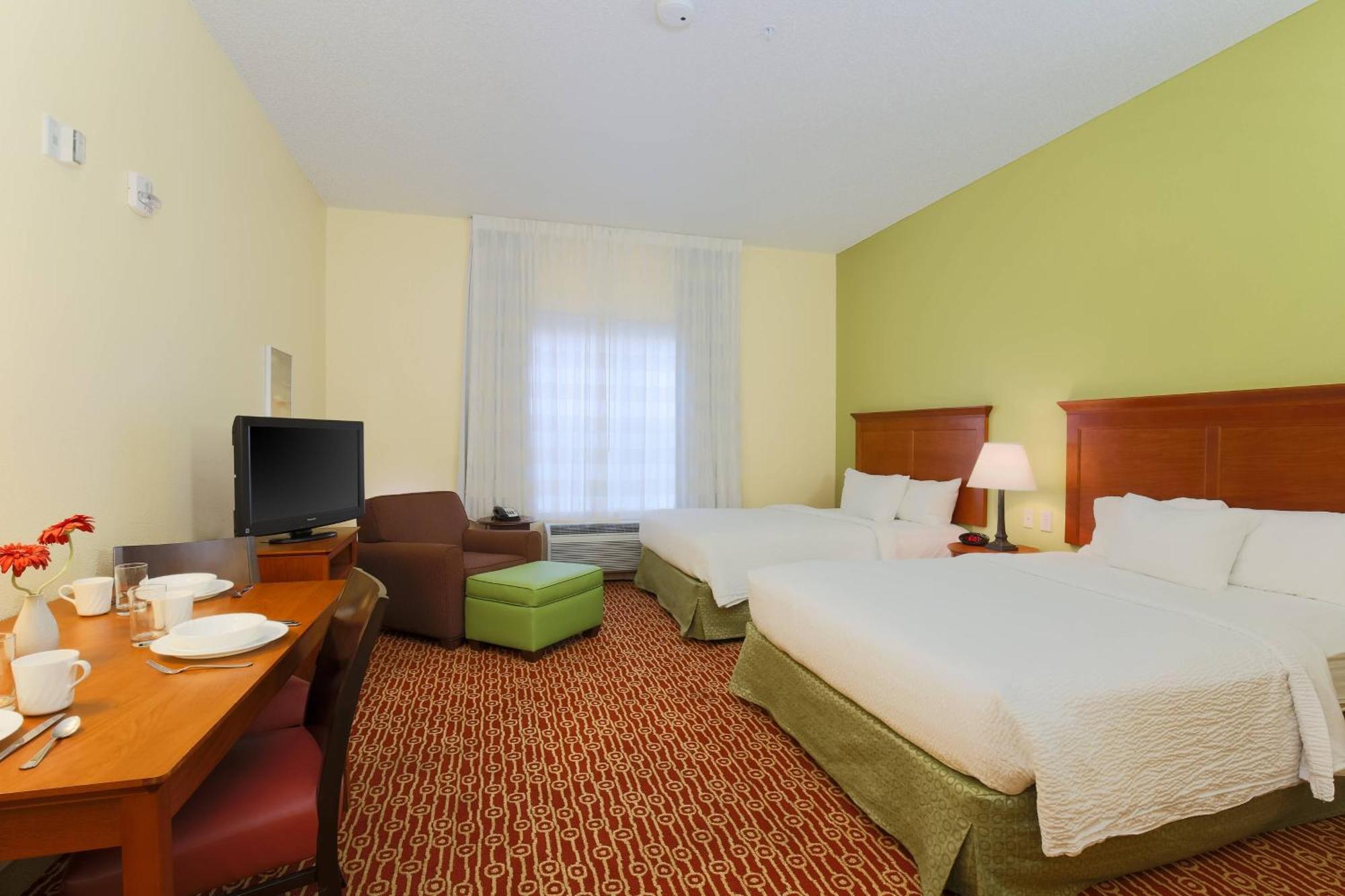 Towneplace Suites Лъбък Екстериор снимка