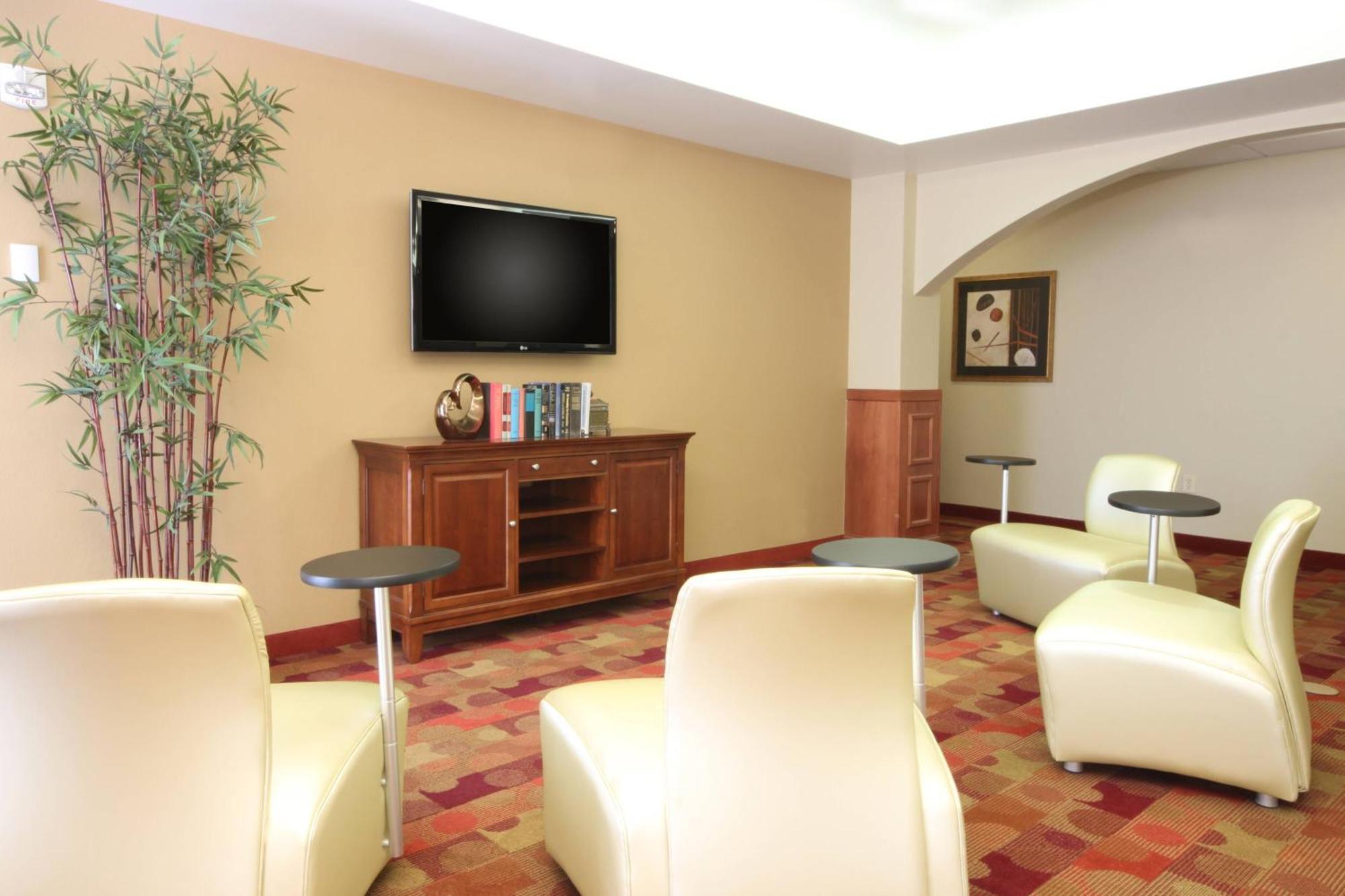 Towneplace Suites Лъбък Екстериор снимка