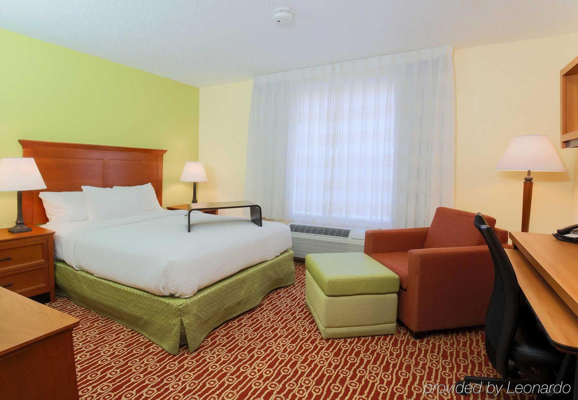 Towneplace Suites Лъбък Екстериор снимка