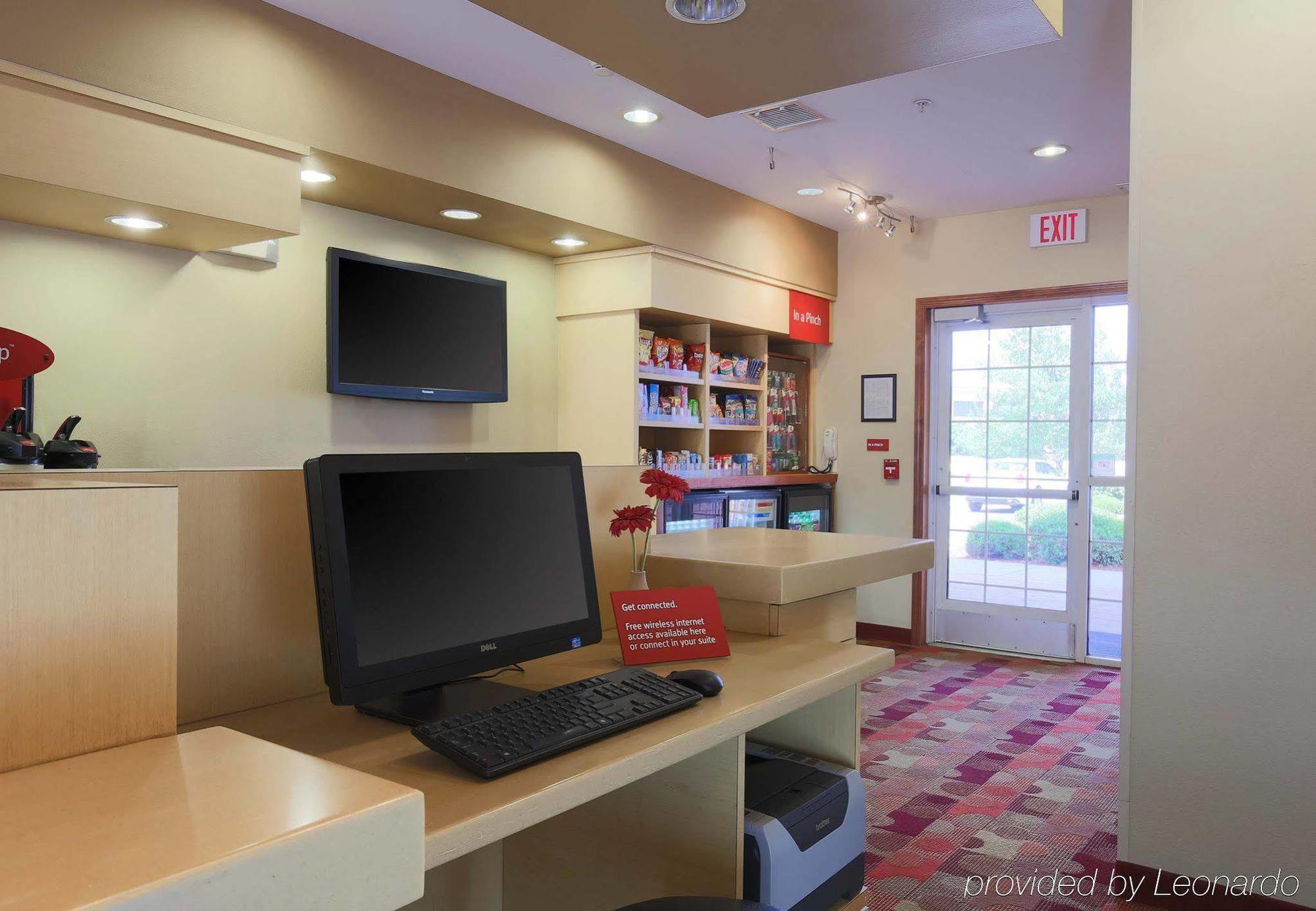 Towneplace Suites Лъбък Екстериор снимка