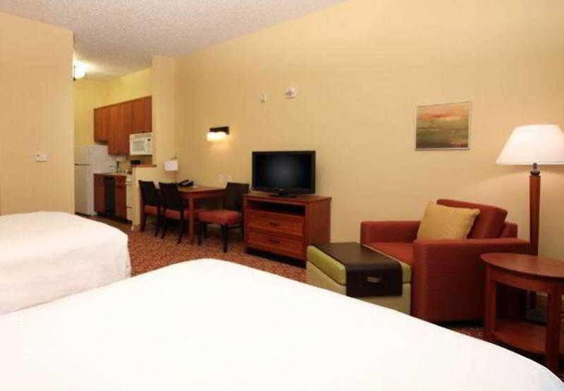 Towneplace Suites Лъбък Екстериор снимка