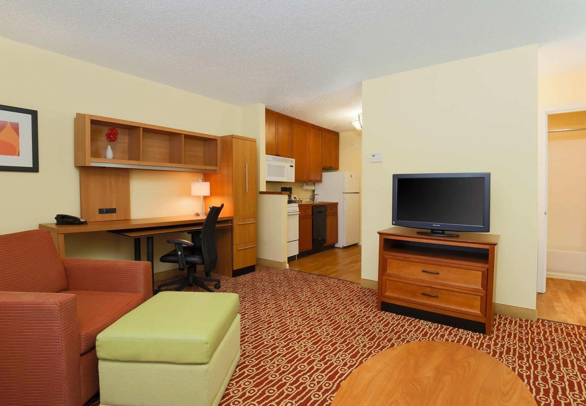 Towneplace Suites Лъбък Екстериор снимка
